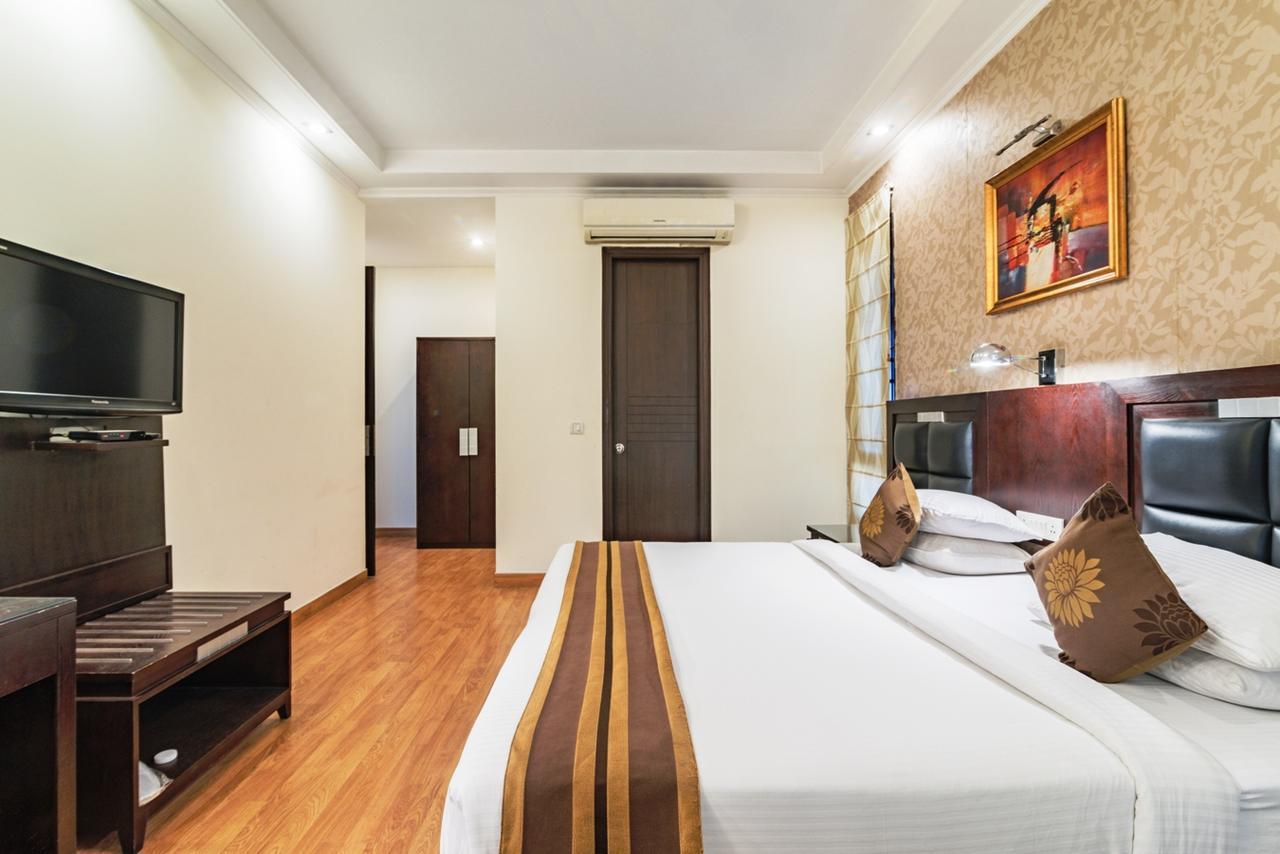 Royal Residence Mg Road Gurgaon Bagian luar foto