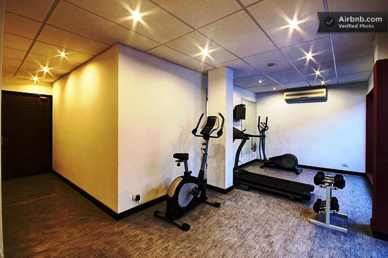 Royal Residence Mg Road Gurgaon Bagian luar foto