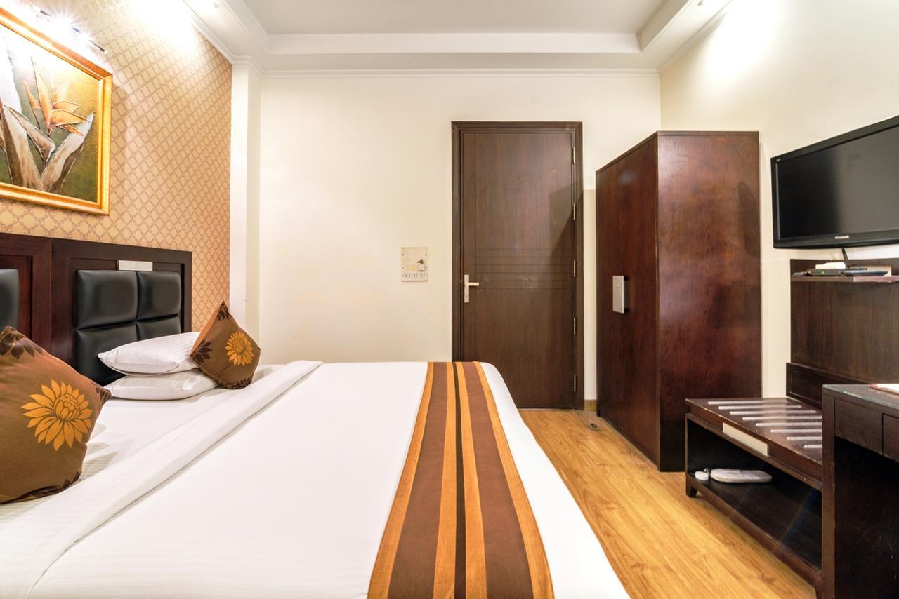 Royal Residence Mg Road Gurgaon Bagian luar foto