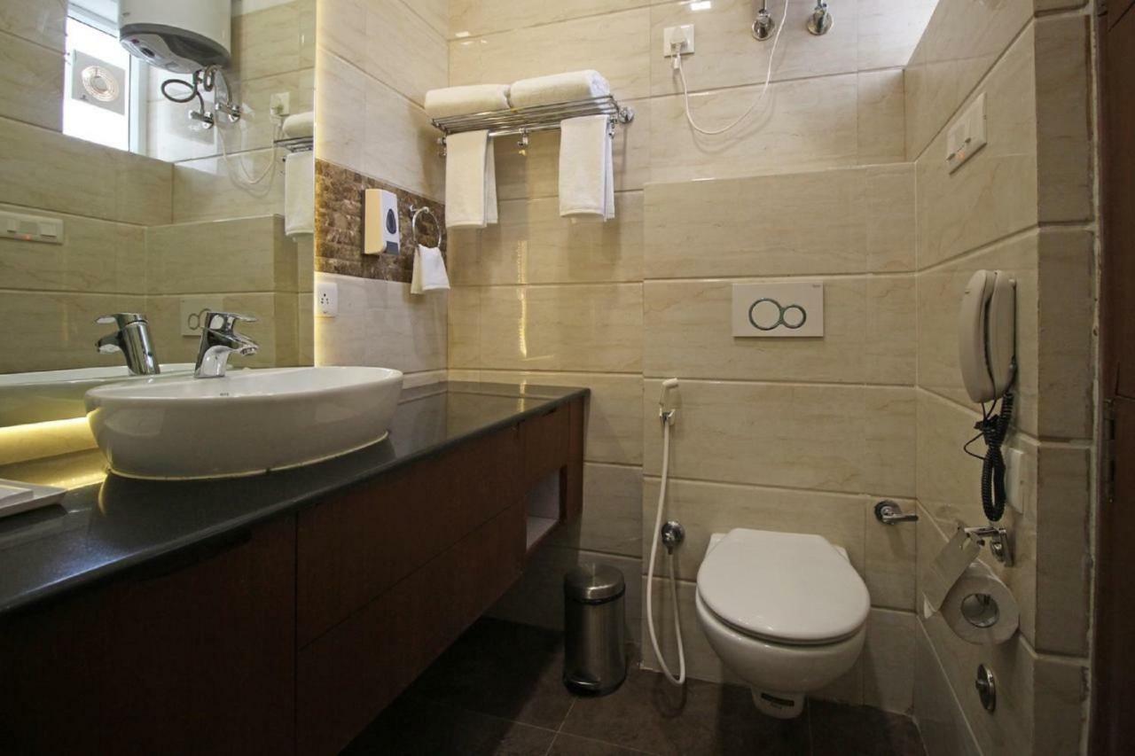 Royal Residence Mg Road Gurgaon Bagian luar foto